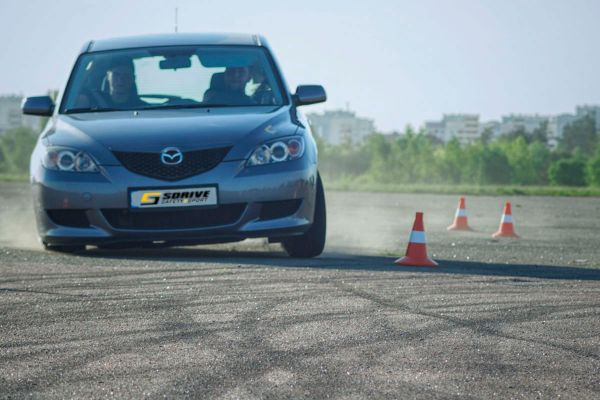 СКОЛЬЖІННЯ АВТОМОБІЛЯ